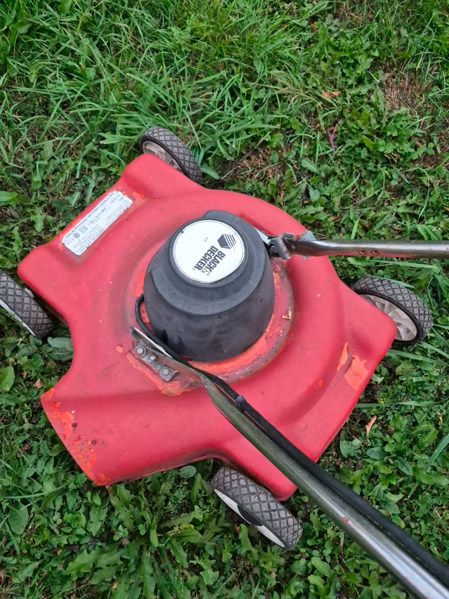 Black & Decker Electric Lawnmower - photo 4