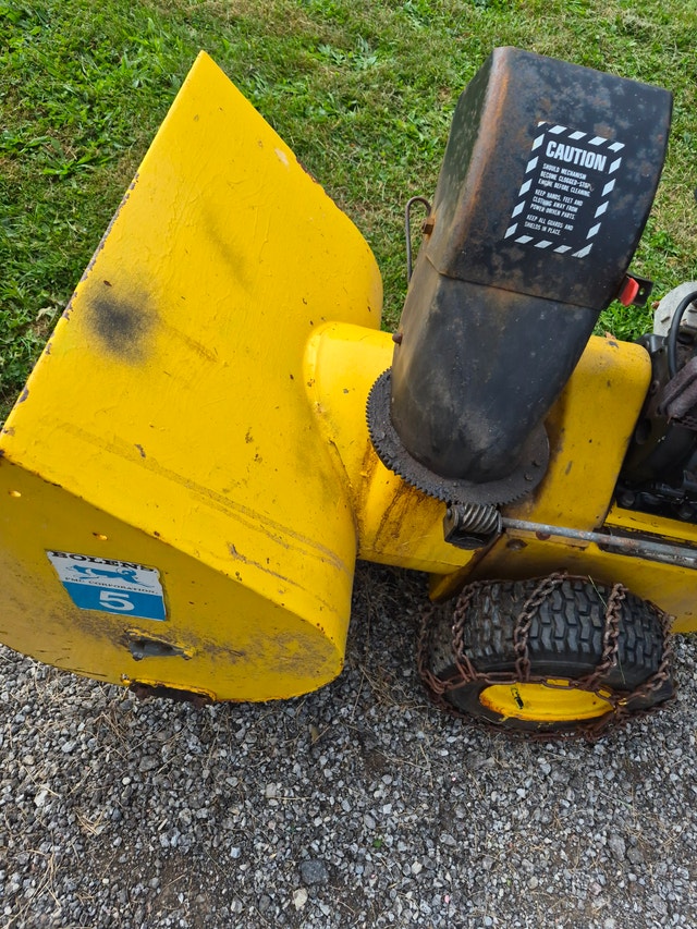 24'' Snow blower Bolens dual stage 524-01 - photo 3