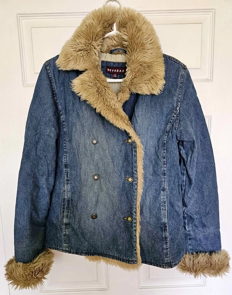 NEVADA Women's Vintage Style Faux Fur Trimmed Denim Jacket - Siz