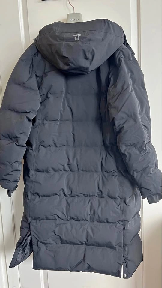 ARITZIA Powder Dri Parka Black XL