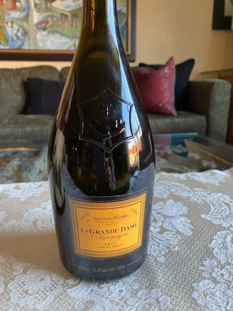 Veuve Cliquot 1990 Champagne botttle EMPTY image indicator(2)