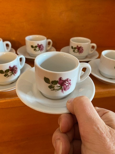 Espresso Cups with Saucers Featuring a Floral Pattern - photo 3