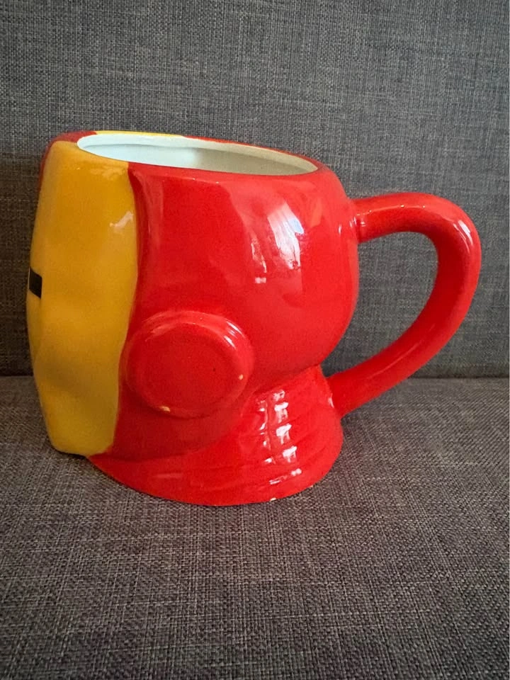 Official Marvel Comics Iron Man 3D Sculpted 19oz Ceramic Mug - photo 2
