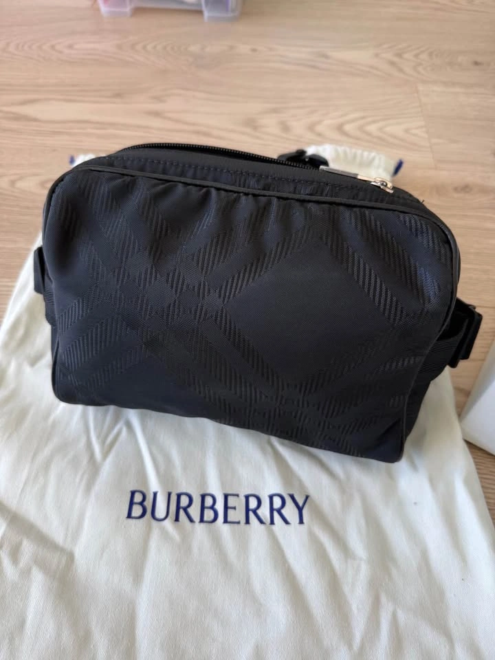 Burberry Black Belt Bag - photo 3
