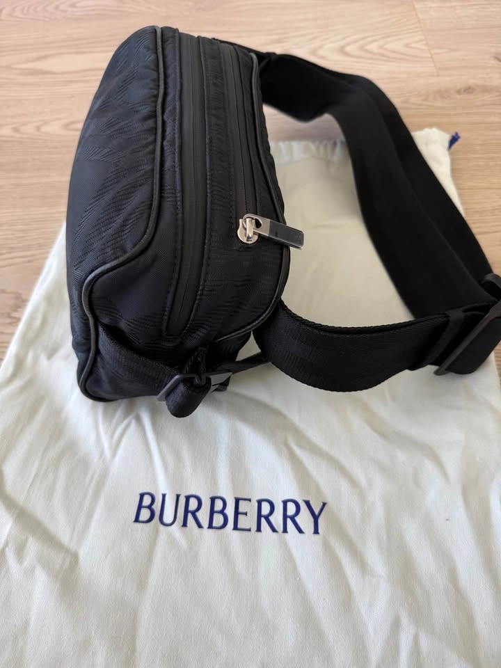 Burberry Black Belt Bag - photo 4