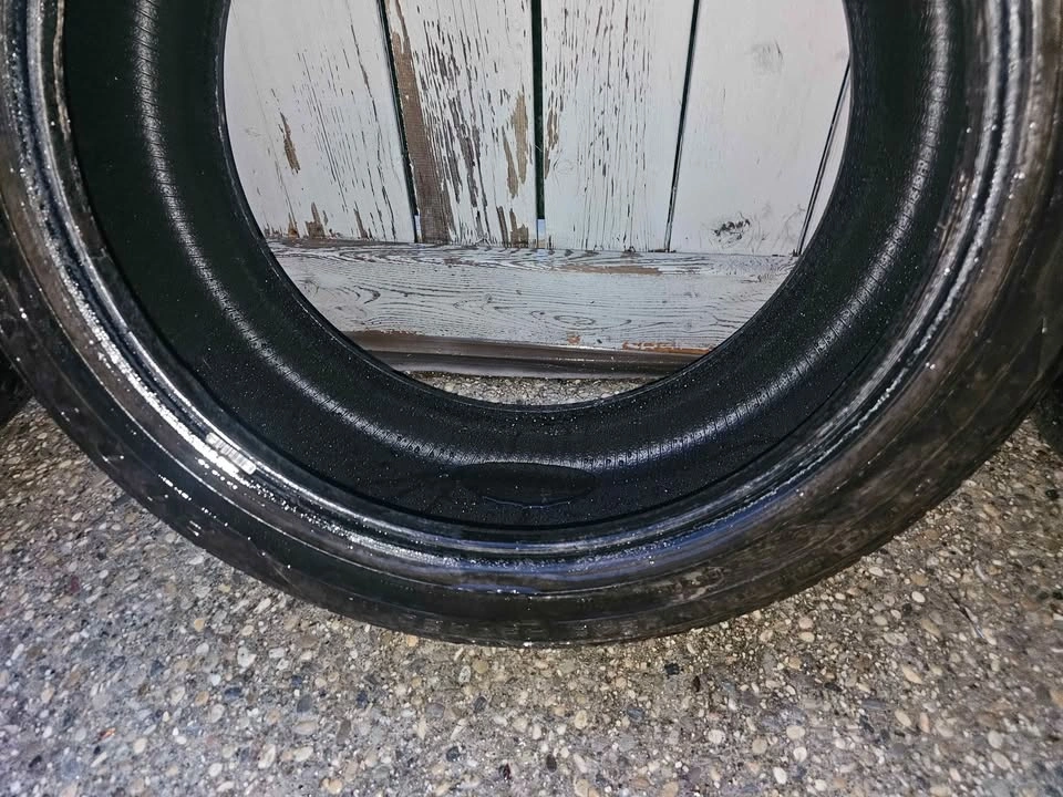 A set of tires 245/45R20 - photo 4