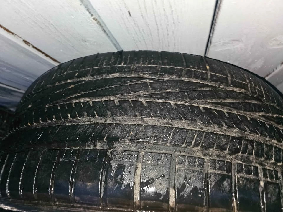 A set of tires 245/45R20 - photo 5