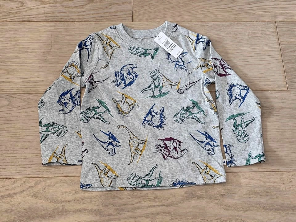 NEW 3T Gap long-sleeve shirt