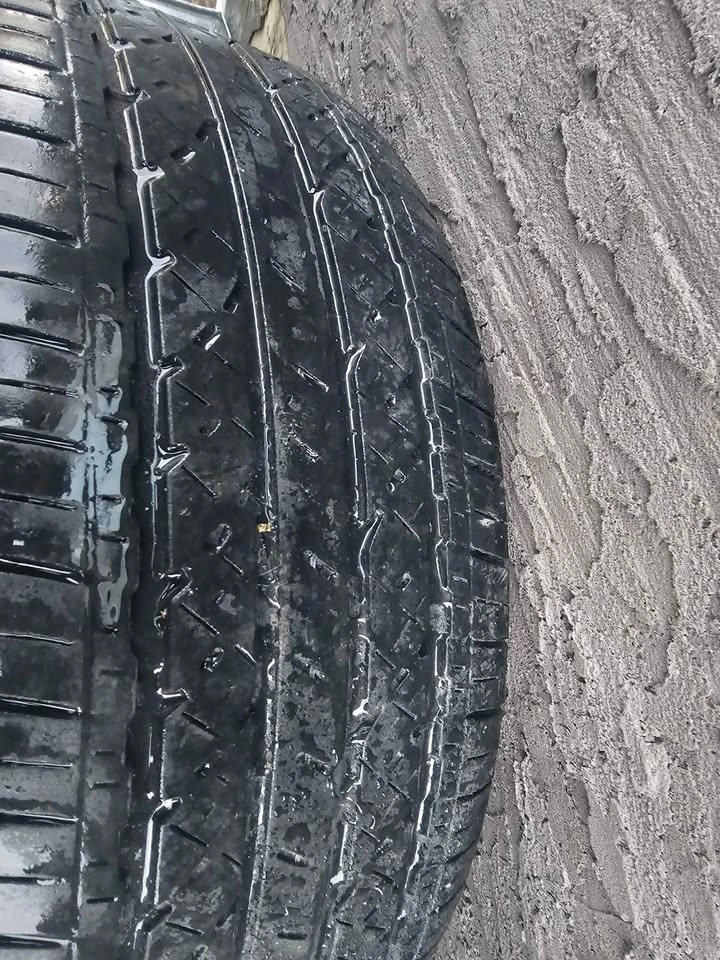 1 tire P225/55RF17 V95 - photo 4