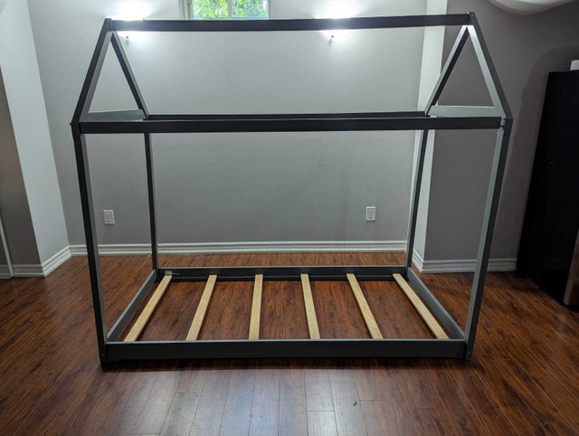Twin House Bed