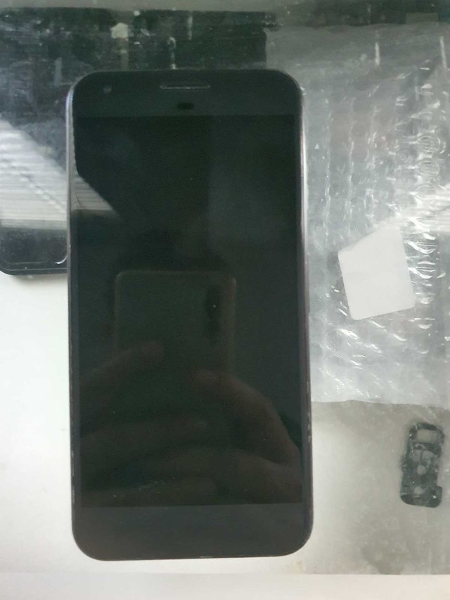 Google pixel 1 xl G-2pw2100 (Not working)