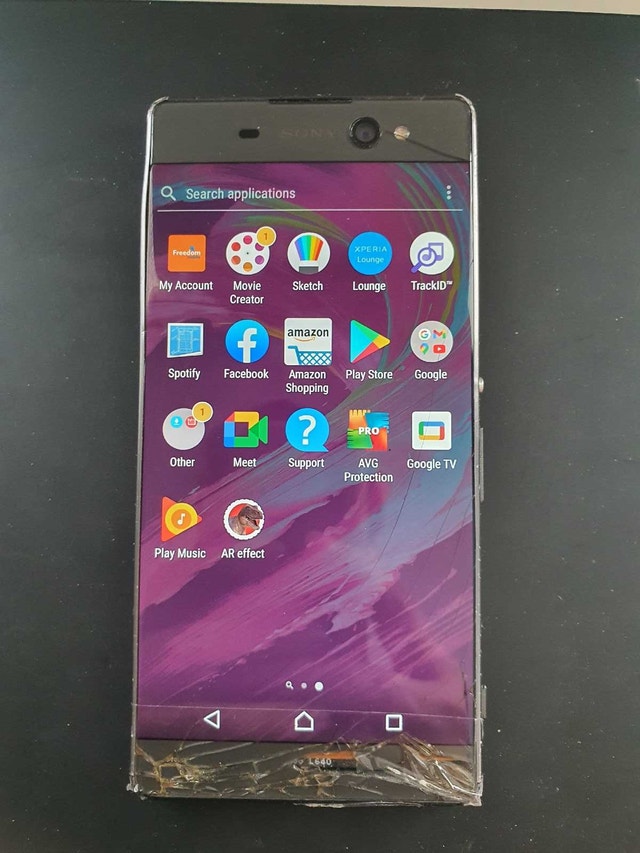 Sony Xperia F3213 (Cracked Screen) - photo 3