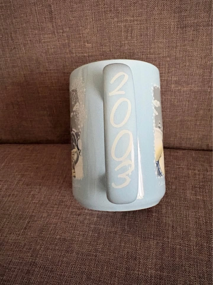 Disney Store Winnie the Pooh 2003 Winter Mug - photo 2