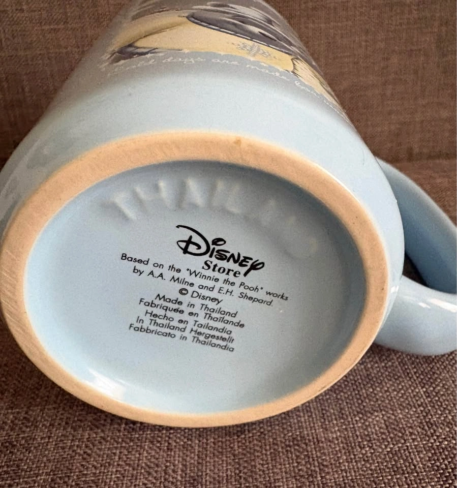 Disney Store Winnie the Pooh 2003 Winter Mug - photo 3