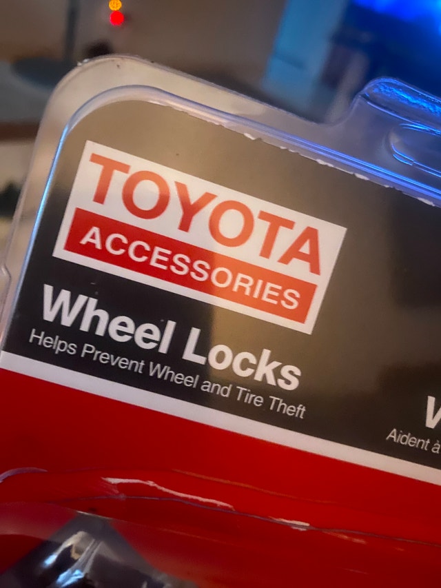Toyota Wheel Locks - photo 3