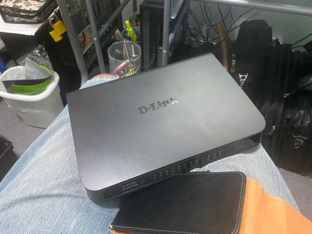 D-Link DES-1024A 24-Port Fast Ethernet Switch - photo 2