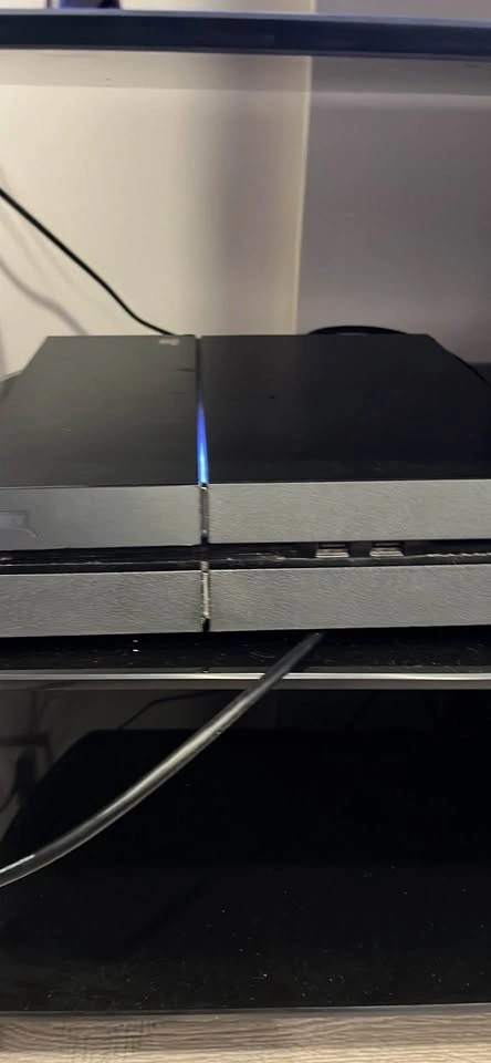 Ps4 Console with controller for trade or buy - photo 2