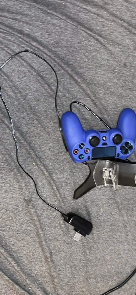 Ps4 Console with controller for trade or buy - photo 4