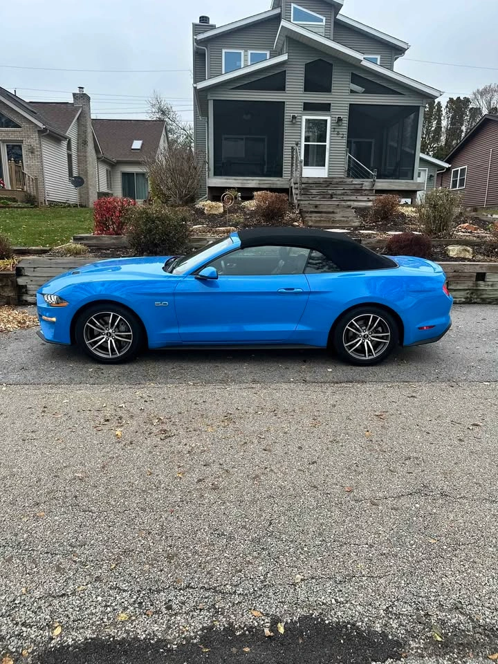 2022 Ford Mustang GT Premium Convertible 2D - photo 2