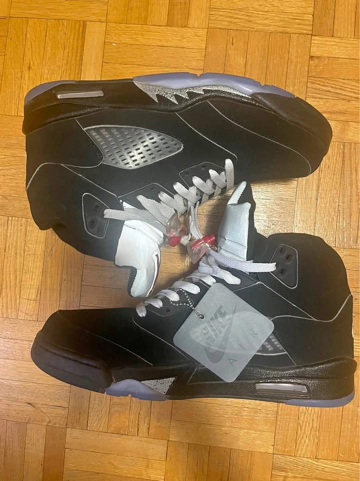 Jordan 5 Black Metalic