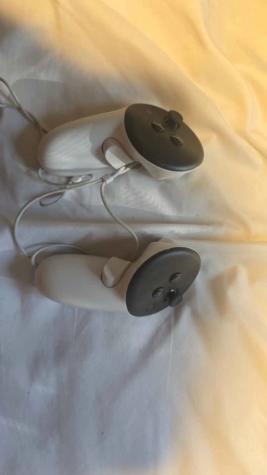 Meta quest 3s (Price negotiable) - photo 2