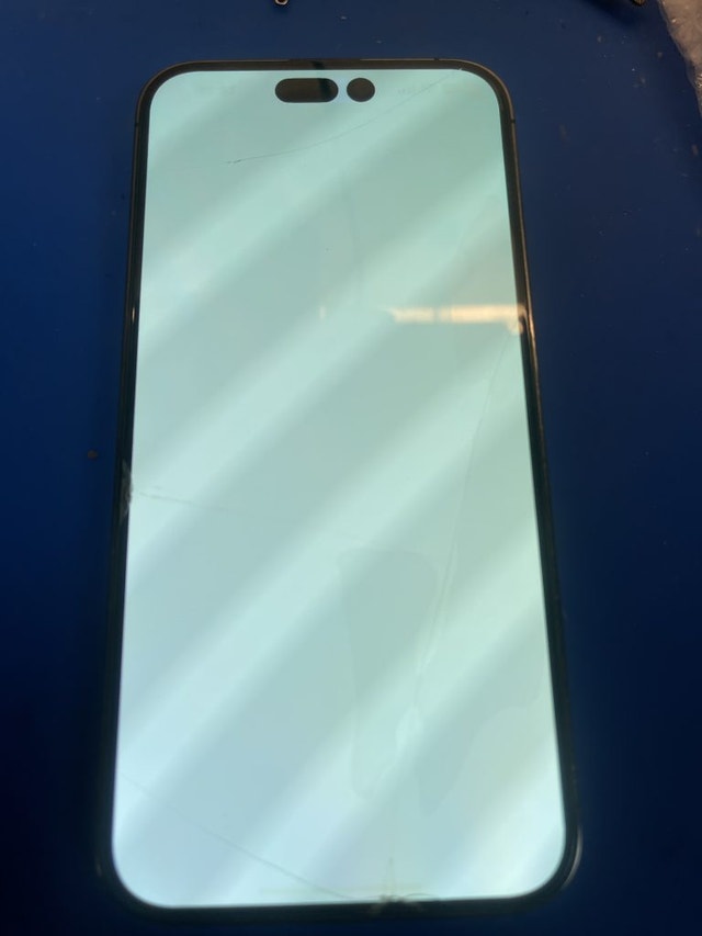 IPHONE SCREENS AND BATTERIES - photo 2