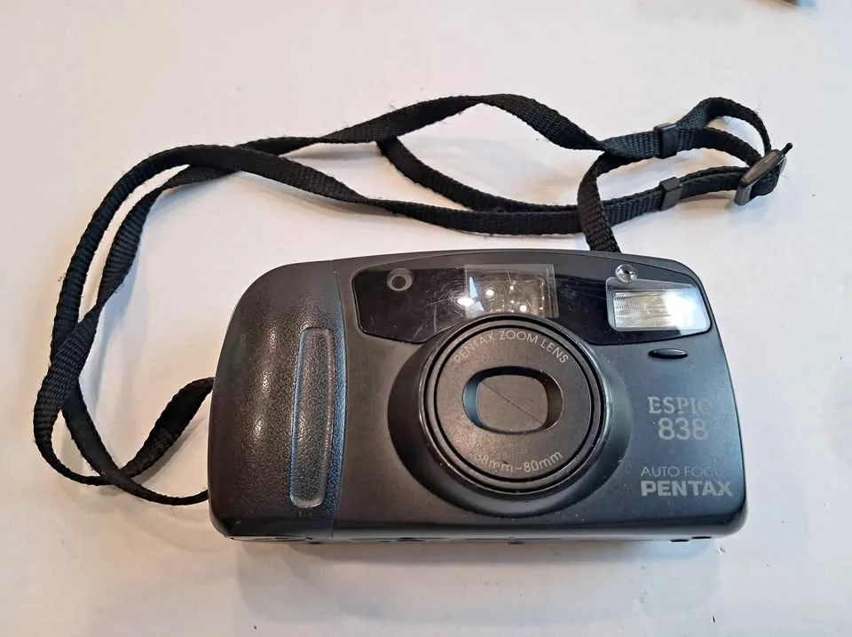 ESPIO 838 AUTO FOCUS PENTAX FILM CAMERA thumbnail