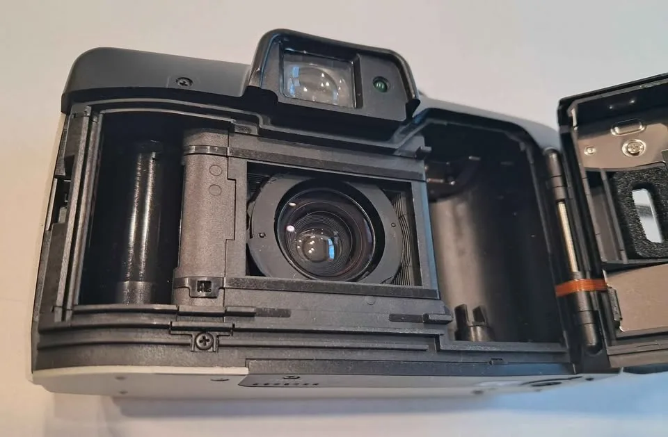 Canon Sure Shot 60 Zoom Film Camera image indicator(3)