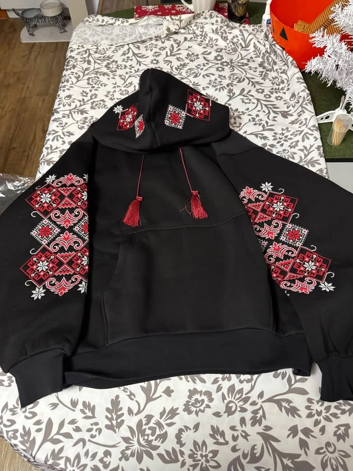 Ukrainian embroidered hoodie - photo 3