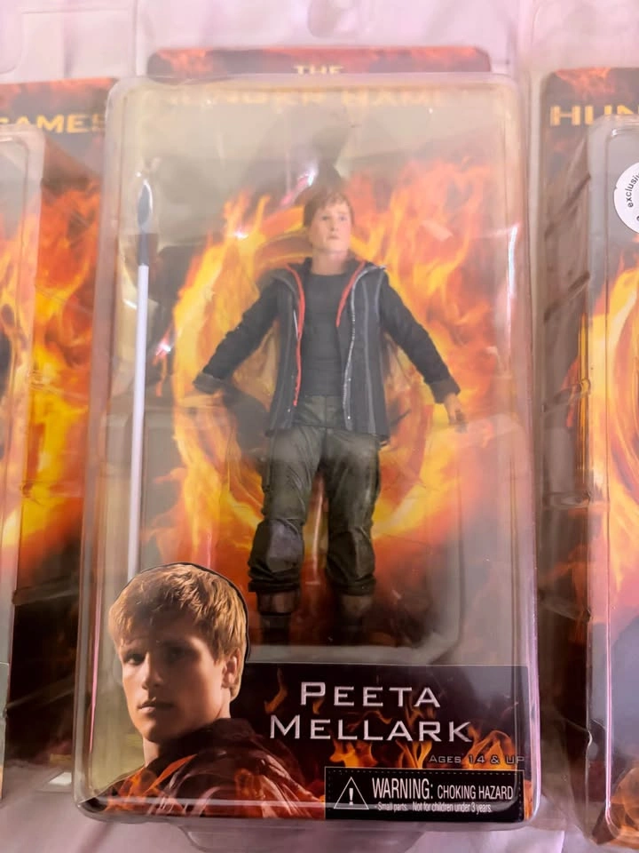 NECA The Hunger Games 7-inch Action Figures from 2012 - photo 2