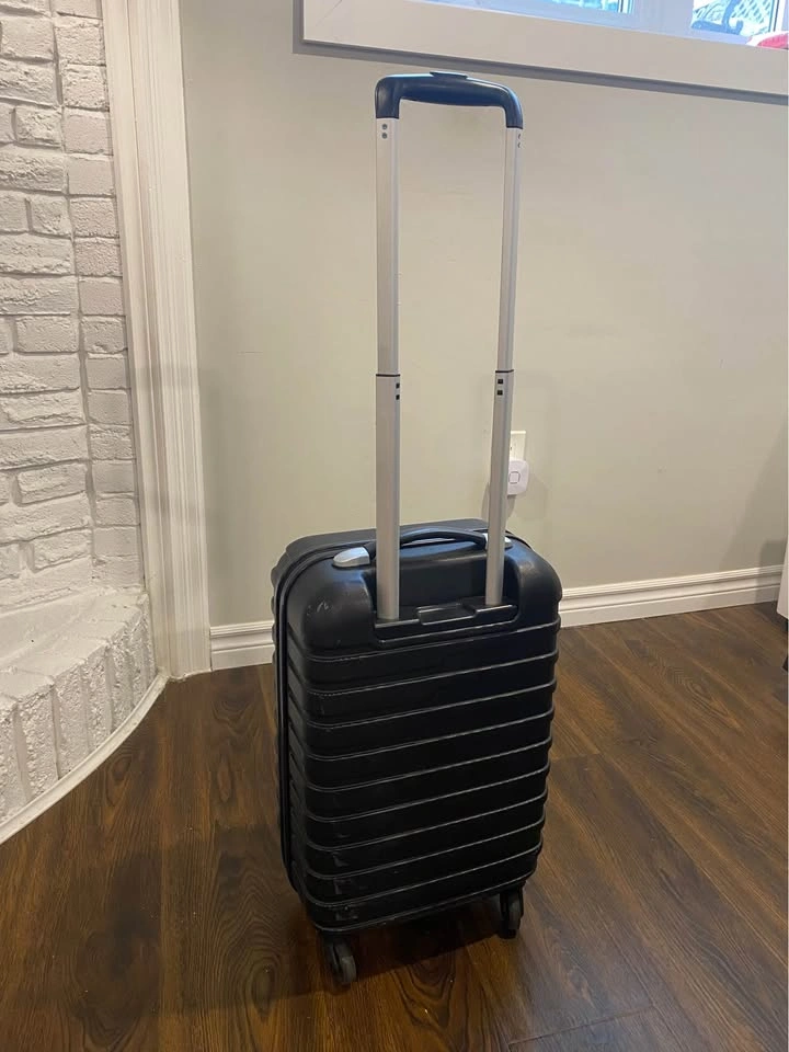 American Tourister Flashline Carry-On Spinner - photo 2