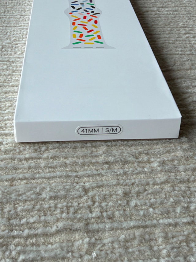 Apple Watch 41mm Pride Edition Sport Band – S/M – Open Box - photo 5