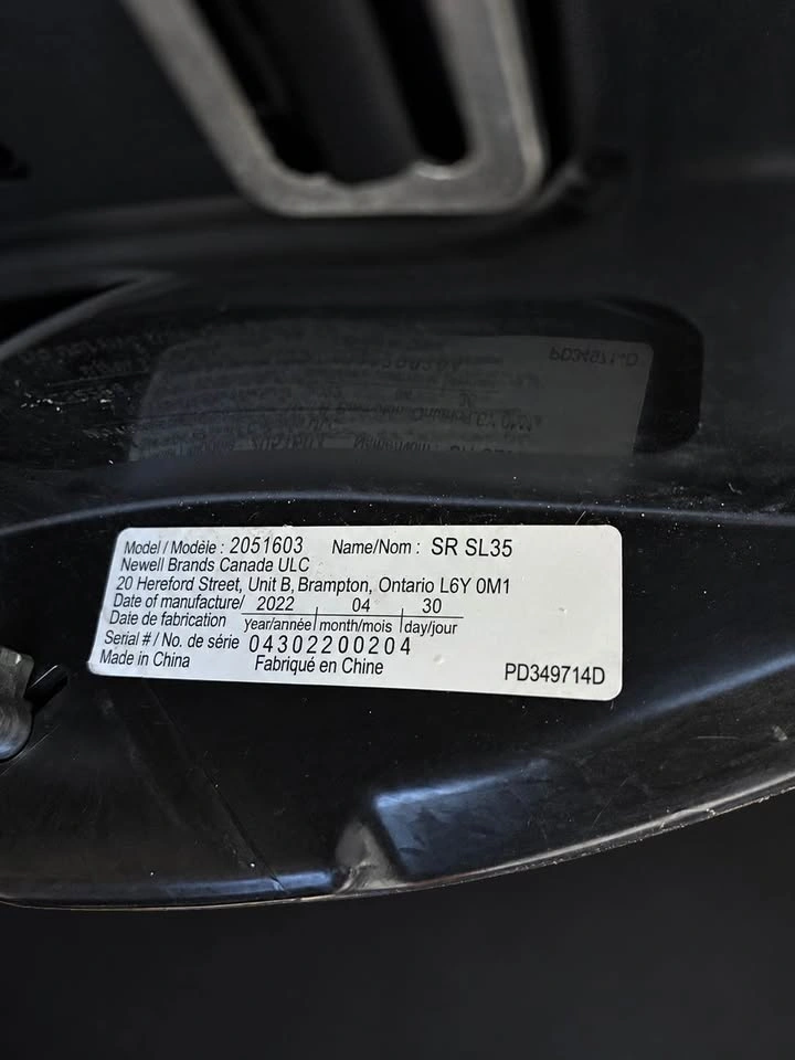 Graco SnugRide Carseat + Base - photo 3