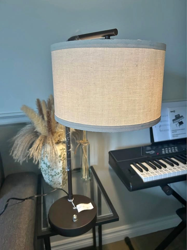 Table lamp