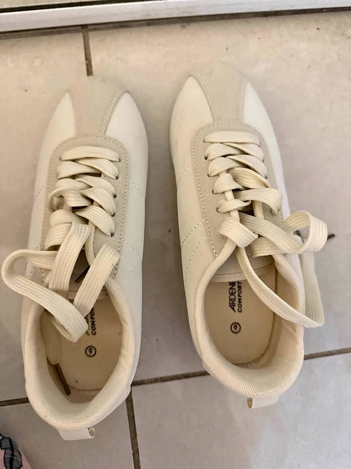 Ardene Comfort Sneakers