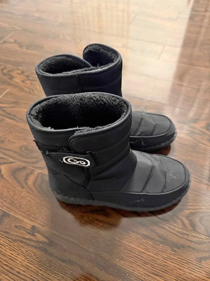 Black Faux Fur Lined Winter Snow Boots