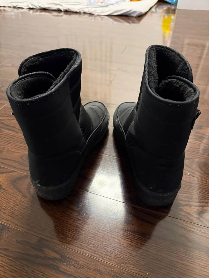 Black Faux Fur Lined Winter Snow Boots - photo 2