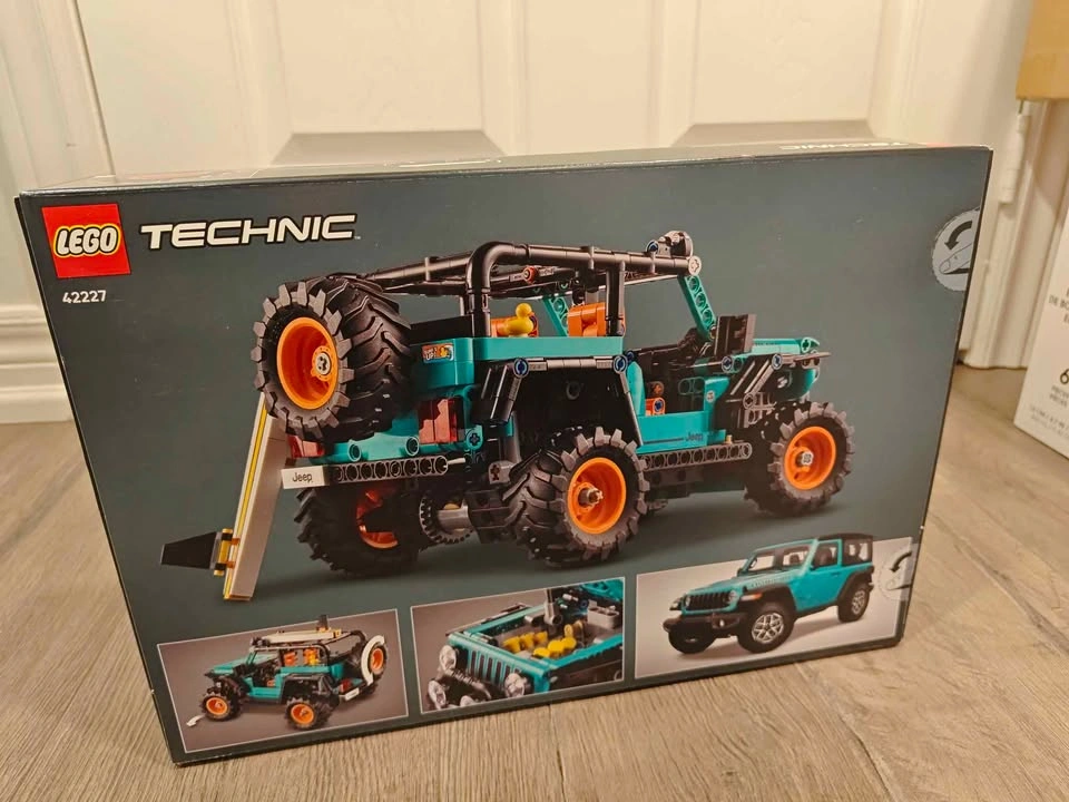 BNIB LEGO Technic 42227 Jeep Wrangler Rubicon SUV - photo 2