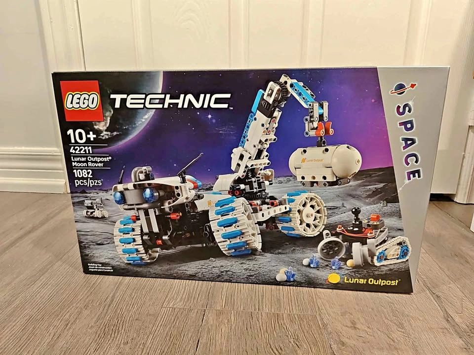 BNIB LEGO Technic 42211 Lunar Outpost Moon Rover Space Vehicle