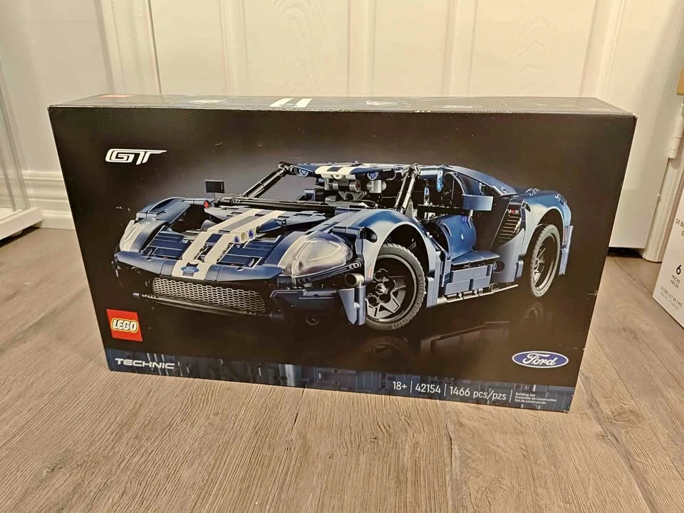 BNIB LEGO Technic Ford GT