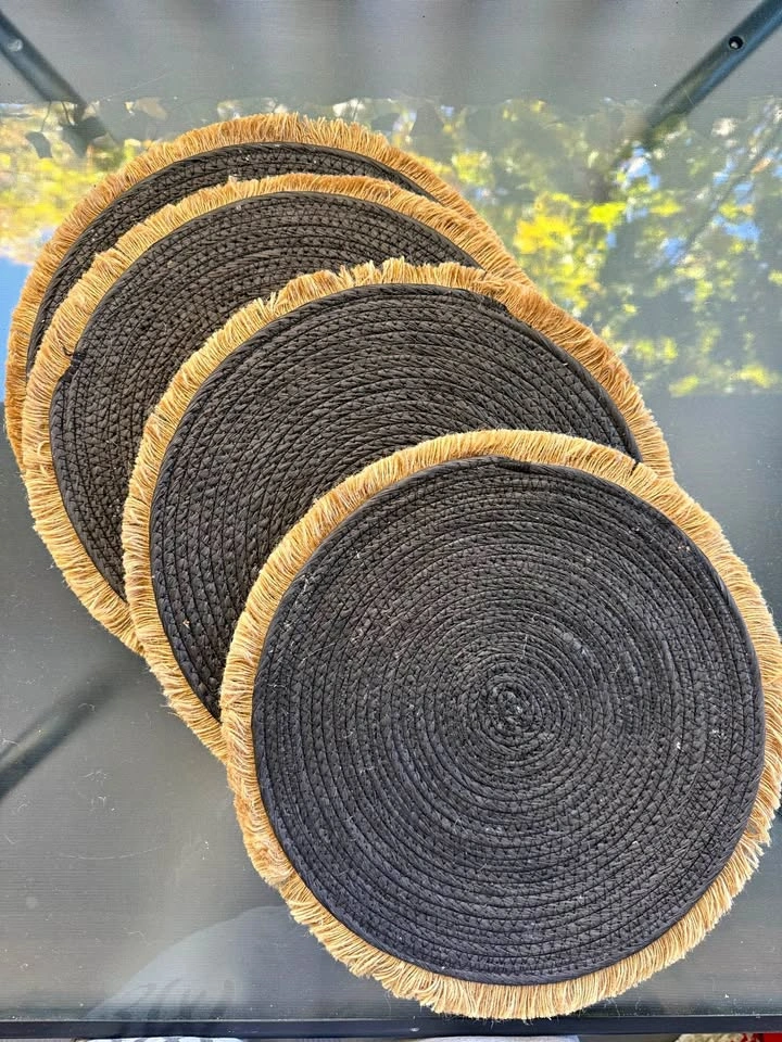 4 pack Braided Round Placemats