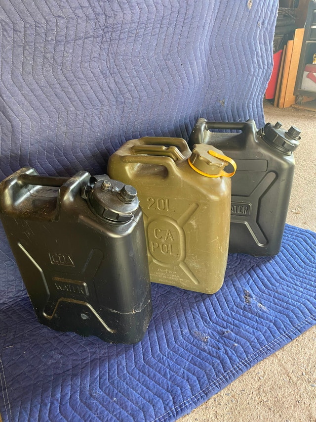 3- 20L Scepter Jerry cans- 2 water (NEW) and 1 fuel (like new)