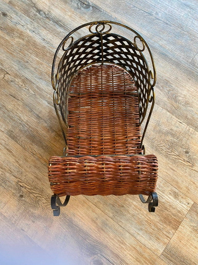 Wrought iron and wicker sleigh - photo 2