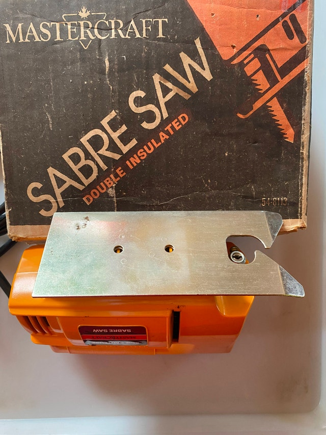 LIKE NEW--MASTERCRAFT Double Insulated Sabre Saw - photo 3