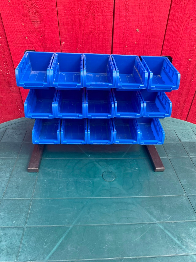 15 bin bench-top storage rack