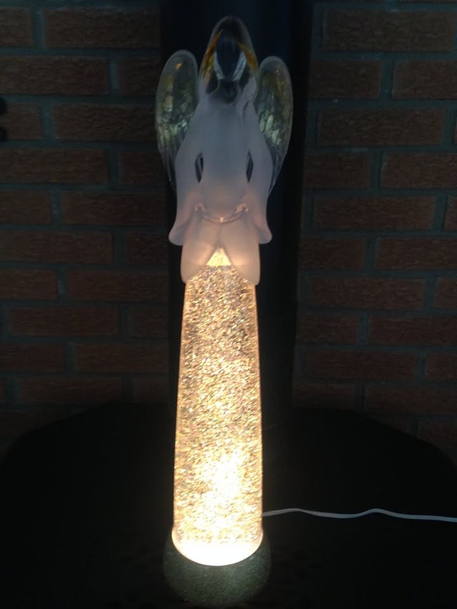 22" Cracker Barrel Season of Glory Lighted Angel Glitter Lamp - photo 3