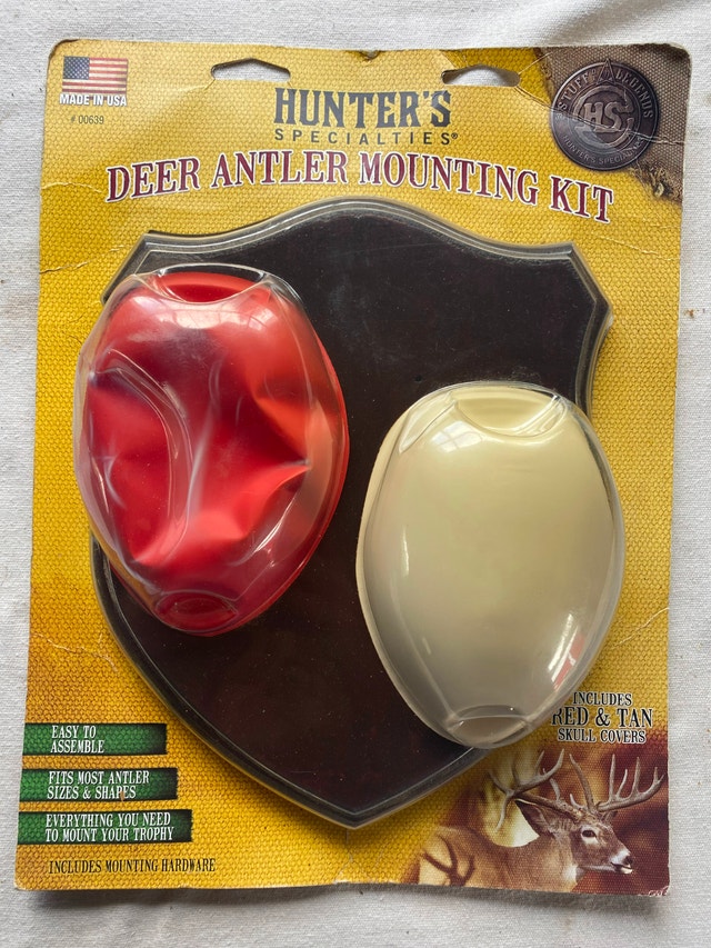 HUNTER'S Deer Antler Mounting kit