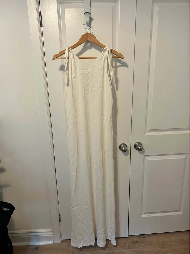 Massimo Dutti size 2 white dress - floor length