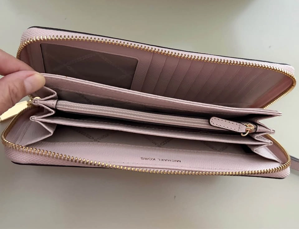 Michael Kors wristlet - photo 2