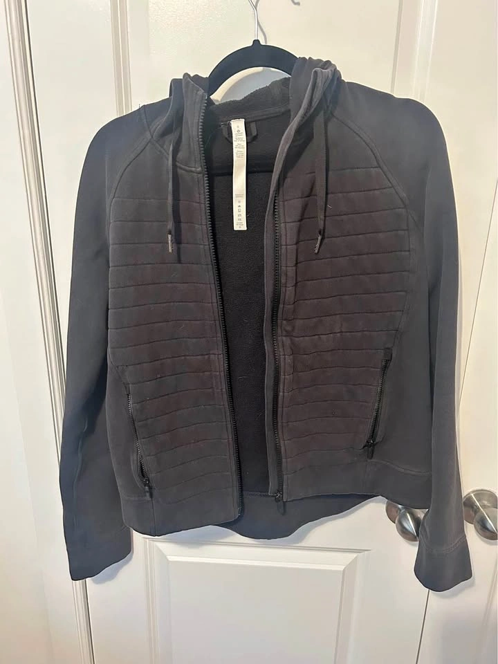 Lululemon size 6 black sweater zip up